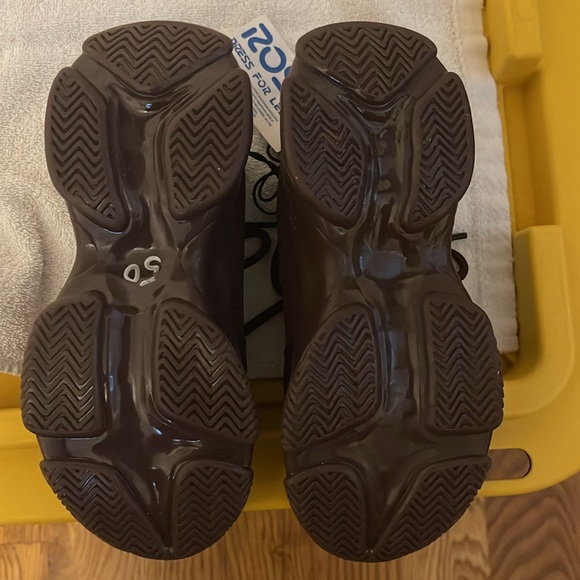 NWT Steve Madden sneakers - Picture 3 of 6